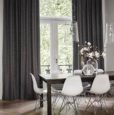 Stoffmuster von edlen Stoffen von Kobe Interior Design