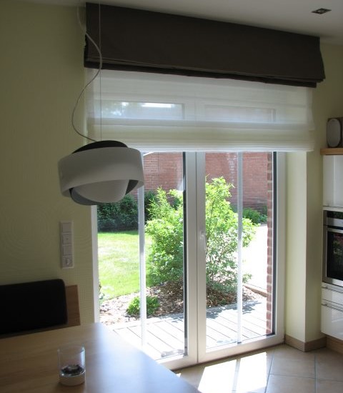 Projekt-Raffrollos-Großes-Fenster-fertig